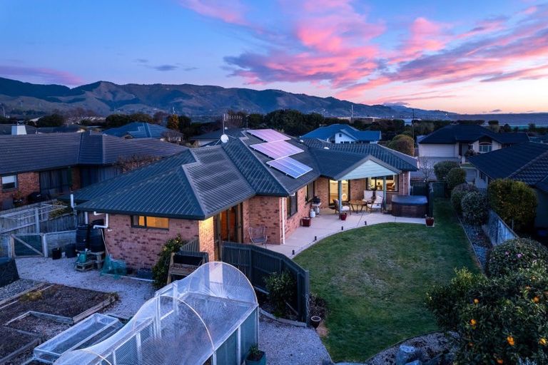 Photo of property in 16 Kendall View, Stoke, Nelson, 7011