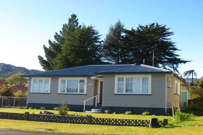 Photo of property in 17 Joyce Crescent, Greymouth, 7805