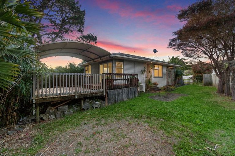 Photo of property in 12 Mchardy Place, Glenfield, Auckland, 0627