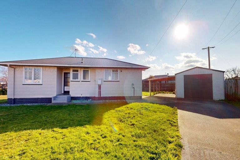 Photo of property in 33 Holland Crescent, Bulls, 4818