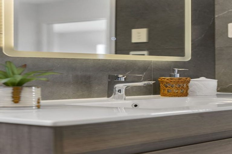 Photo of property in 10a Egret Court, Unsworth Heights, 0632