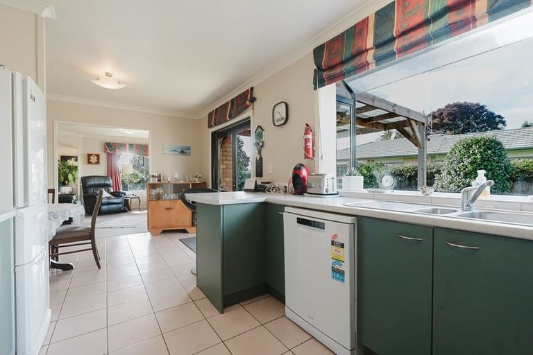 Photo of property in 25 Catalina Drive, Melville, Hamilton, 3206