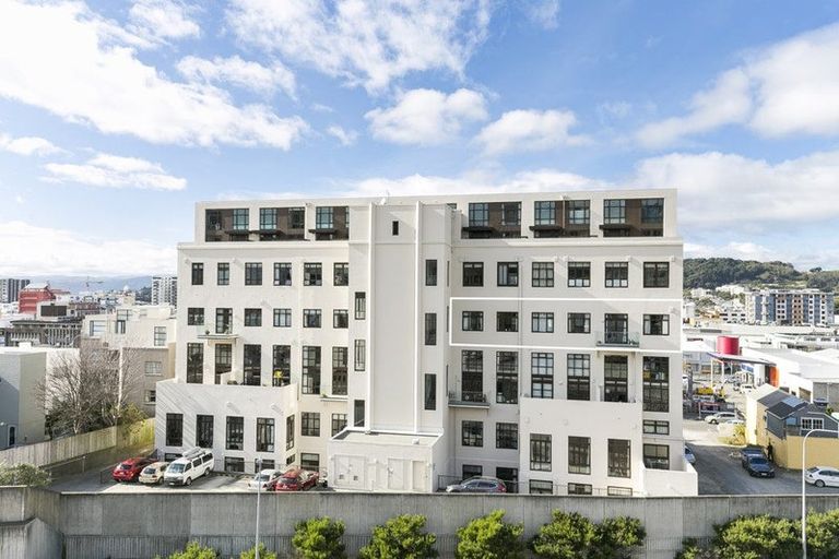 Photo of property in Augusta Apartments, 30/254 Willis Street, Te Aro, Wellington, 6011