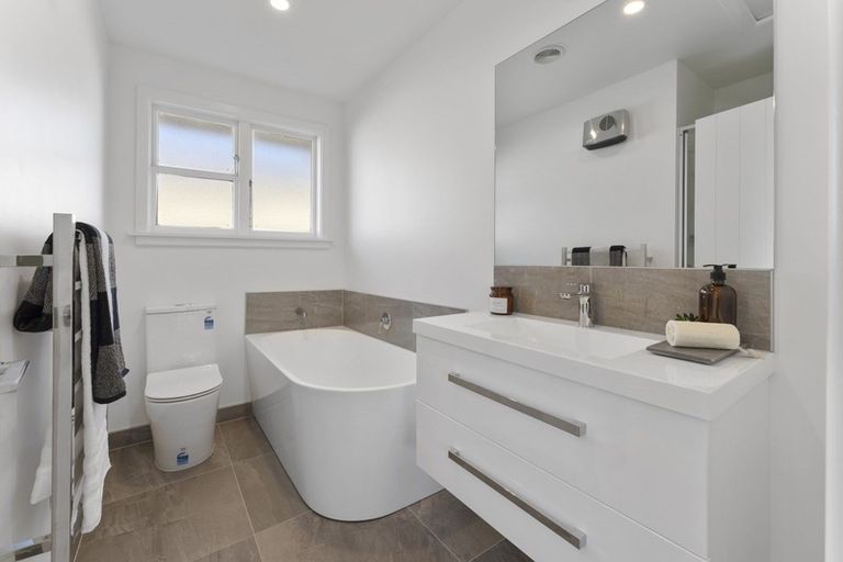 Photo of property in 2/187 Knowles Street, St Albans, Christchurch, 8052