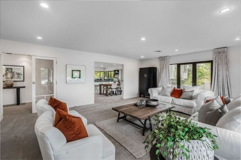 Photo of property in 100 Porritt Avenue, Chatswood, Auckland, 0626