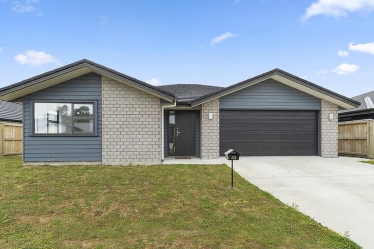 Photo of property in 43 Awataha Crescent, Pyes Pa, Tauranga, 3110