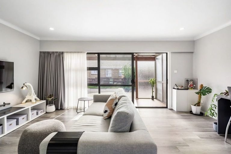 Photo of property in 2/247 Saint George Street, Papatoetoe, Auckland, 2025