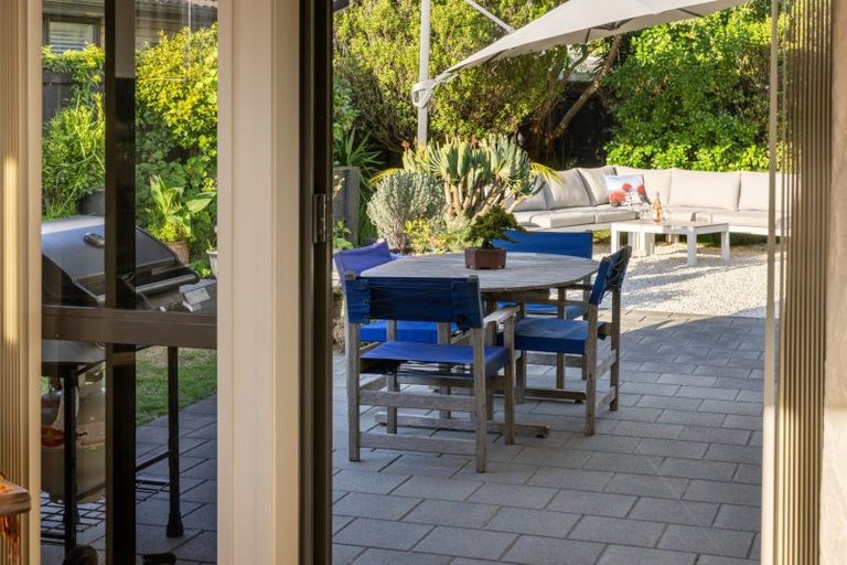 Photo of property in 5 Seabreeze Place, Papamoa Beach, Papamoa, 3118