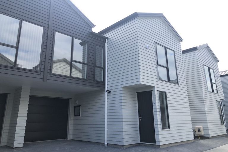 Photo of property in 3/21 Akoranga Drive, Northcote, Auckland, 0627