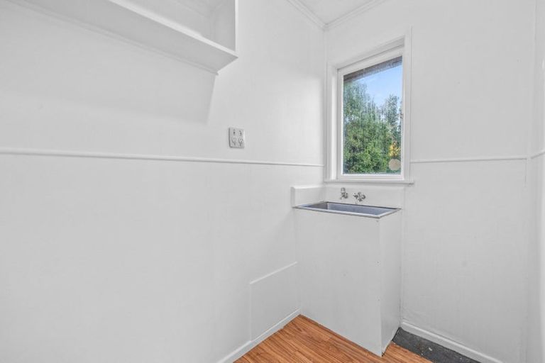 Photo of property in 6 Kirby Street, Glendene, Auckland, 0602