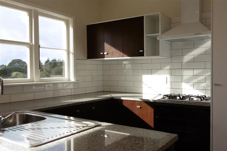 Photo of property in 211 Carrington Street, Vogeltown, New Plymouth, 4310