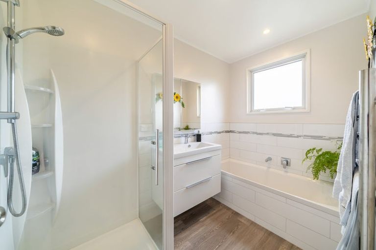 Photo of property in 6 Langwell Place, Papakowhai, Porirua, 5024