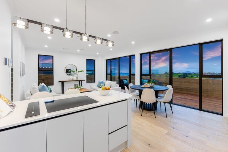 Photo of property in 17 Pakirikiri Street, Long Bay, Auckland, 0630