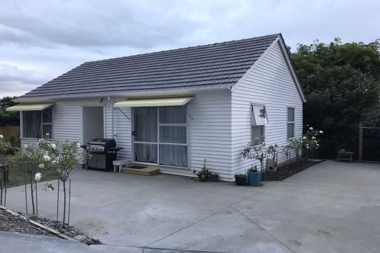 Photo of property in 9a Tahapa Crescent, Meadowbank, Auckland, 1072