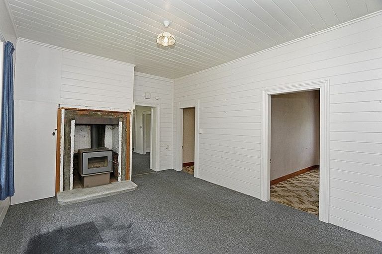 Photo of property in Dwg & Ex Dairy Factory, 25 Old Normanby Road, Okaiawa, Hawera, 4678