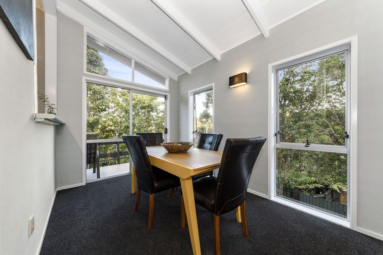 Photo of property in 19 Wirihana Road, Titirangi, Auckland, 0604