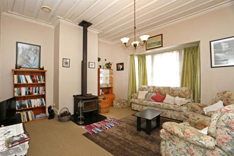 Photo of property in 34 Domett Street, Opunake, 4616