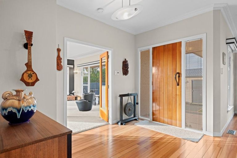 Photo of property in 124 Carrington Street, Lower Vogeltown, New Plymouth, 4310