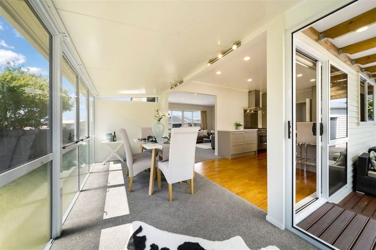 Photo of property in 26 Bodi Place, Te Atatu South, Auckland, 0610