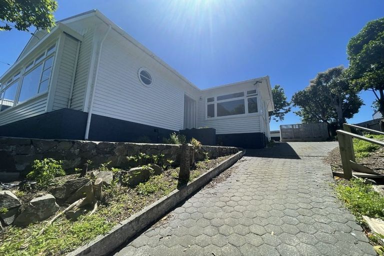 Photo of property in 41 Lucknow Terrace, Khandallah, Wellington, 6035