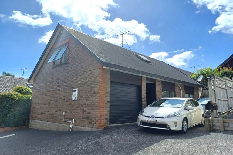 Photo of property in 10/37 Fields Parade, Oteha, Auckland, 0632