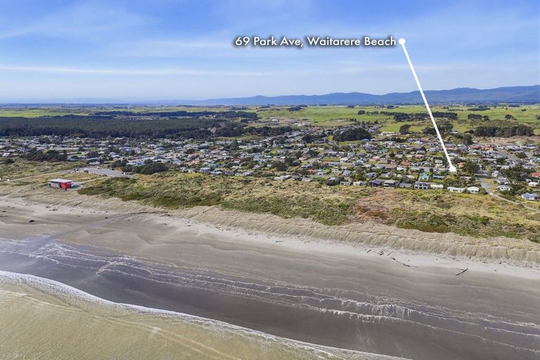 Photo of property in 69 Park Avenue, Waitarere Beach, Levin, 5510