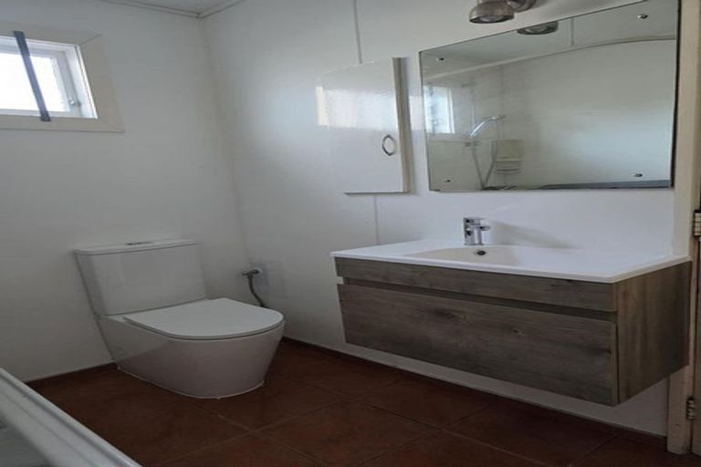 Photo of property in 16 Veronica Avenue, Marewa, Napier, 4110