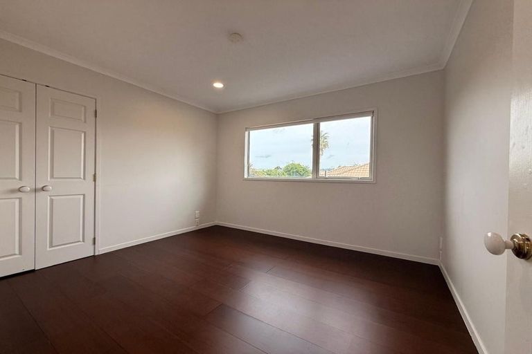 Photo of property in 2 Corta Bella Place, Golflands, Auckland, 2013