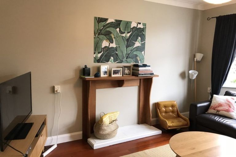 Photo of property in 40 Palm Avenue, Lyall Bay, Wellington, 6022