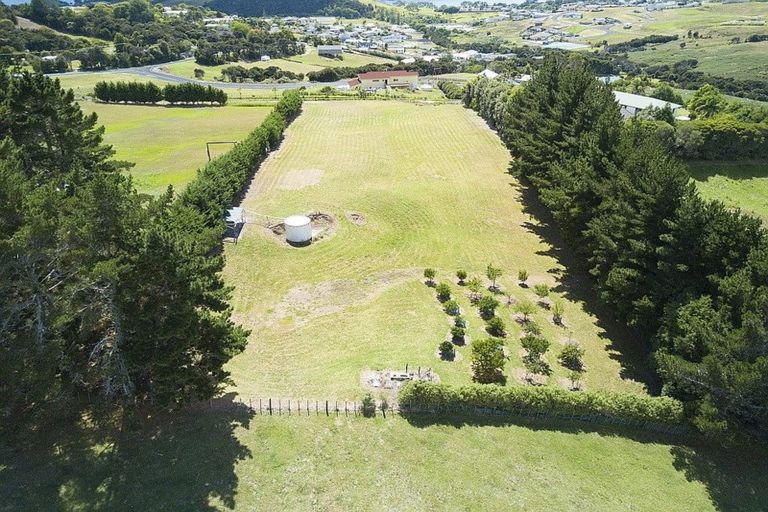 Photo of property in 64 Cable Bay Block Road, Cable Bay, 0420