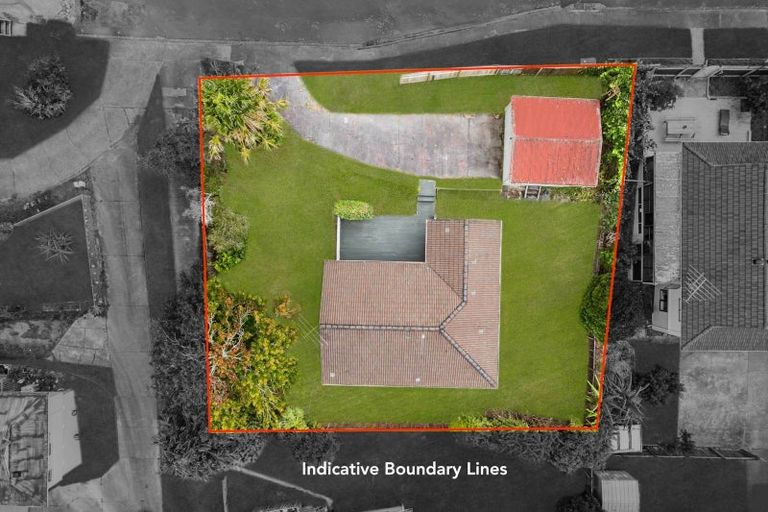 Photo of property in 26 Lambrown Drive, Totara Vale, Auckland, 0629