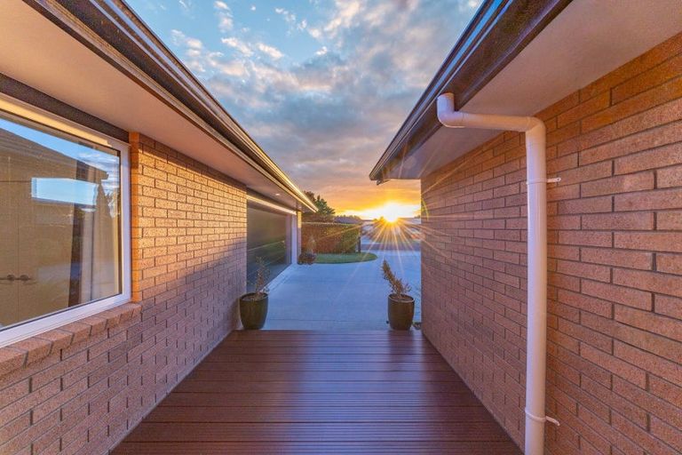 Photo of property in 18 Helen June Avenue, Flagstaff, Hamilton, 3210