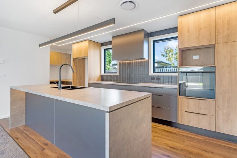 Photo of property in 33 Home Street, Winton, 9720