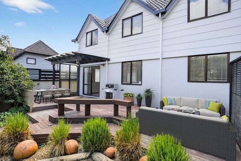 Photo of property in 3/4 Telstar Place, Beach Haven, Auckland, 0626