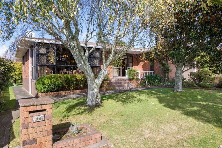Photo of property in 14 Poplar Grove, Whalers Gate, New Plymouth, 4310