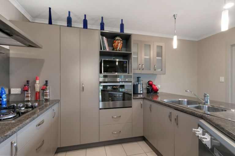 Photo of property in 49 Dowse Drive, Maungaraki, Lower Hutt, 5010