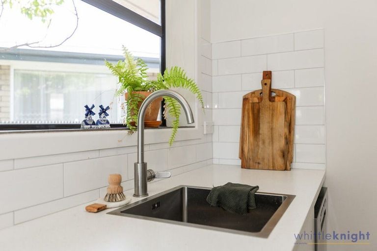 Photo of property in 6 Gladson Avenue, Sockburn, Christchurch, 8042