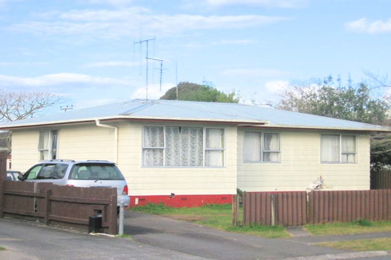 Photo of property in 17 Oakfield Crescent, Pukete, Hamilton, 3200