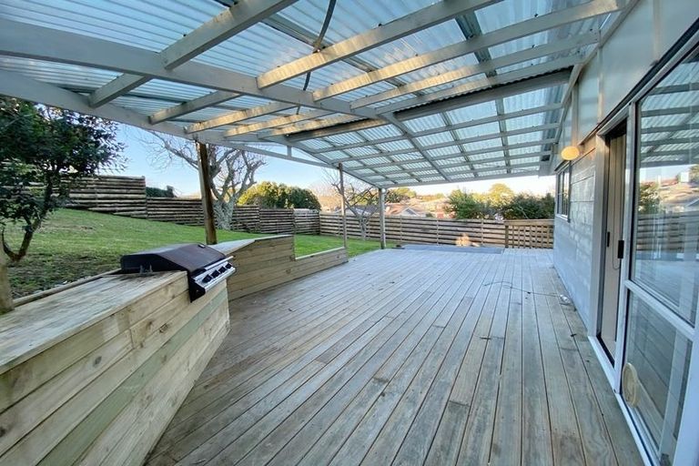 Photo of property in 48 Donovan Avenue, Massey, Auckland, 0614