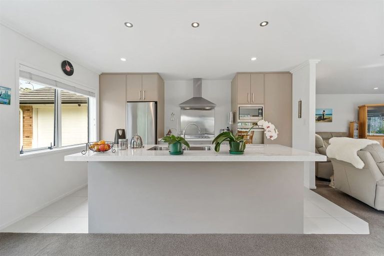 Photo of property in 100 Ferry Road, Arkles Bay, Whangaparaoa, 0932