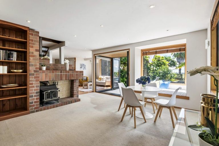 Photo of property in 3 Mizpah Road, Waiake, Auckland, 0630