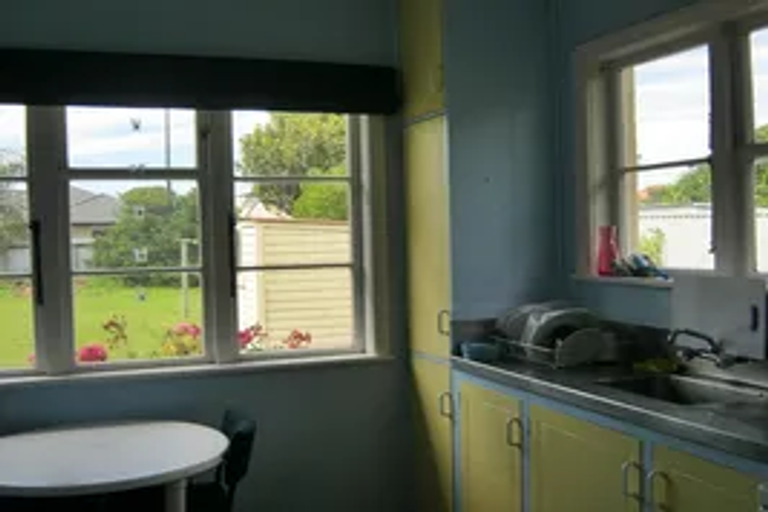 Photo of property in 41 Ihle Street, Terrace End, Palmerston North, 4410