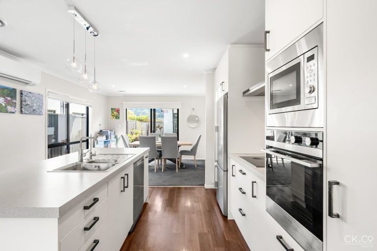 Photo of property in 38 Te Kaeaea Crescent, Wallaceville, Upper Hutt, 5018