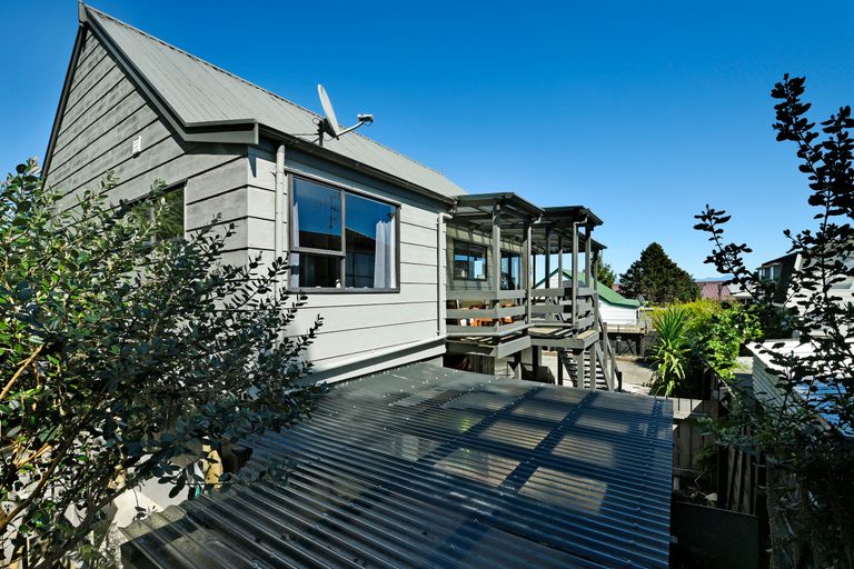 Photo of property in 2/169 Tahunanui Drive, Tahunanui, Nelson, 7011