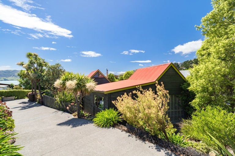 Photo of property in 5 Te Ara Crescent, Diamond Harbour, Lyttelton, 8971