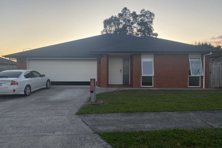 Photo of property in 5 Kilmacrennan Drive, Rosehill, Papakura, 2113
