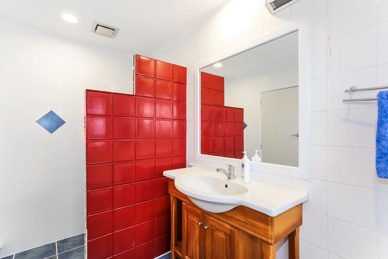 Photo of property in 8 Youngs Road, Papakura, 2110