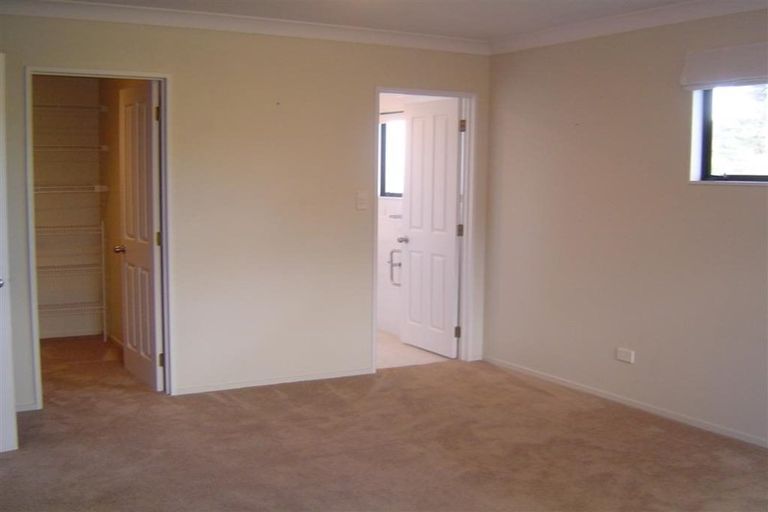 Photo of property in 2/41 Okura River Road, Okura, Albany, 0792