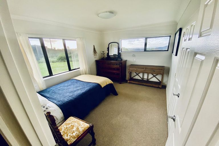 Photo of property in 82 Southernthread Road, Brooklyn, Wellington, 6021