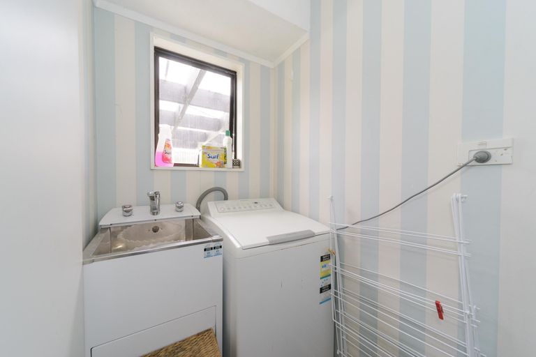 Photo of property in 40 Rotoiti Avenue, Pakuranga Heights, Auckland, 2010